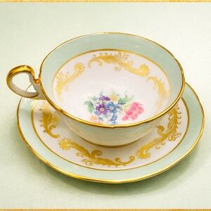Elegant Gold and White Floral Teacup Set
Aynsley bone china england